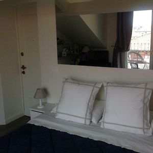Apartment Pied A Terre With Terrazza In Milan City Center